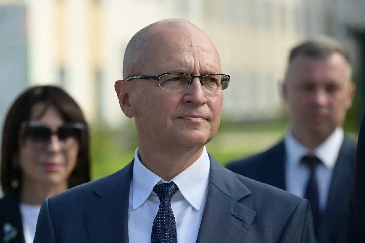 Сергей Кириенко прибыл в Екатеринбург на проверку подготовки к Международному фестивалю молодёжи; возможно, следующим шагом станет визит Путина.