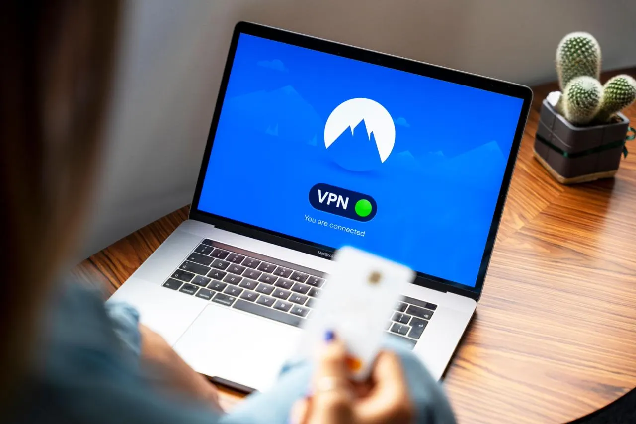 Ведомство планирует мониторинг IP-адресов и новые правила идентификации клиентов хостингов, с санкциями за нарушения.
