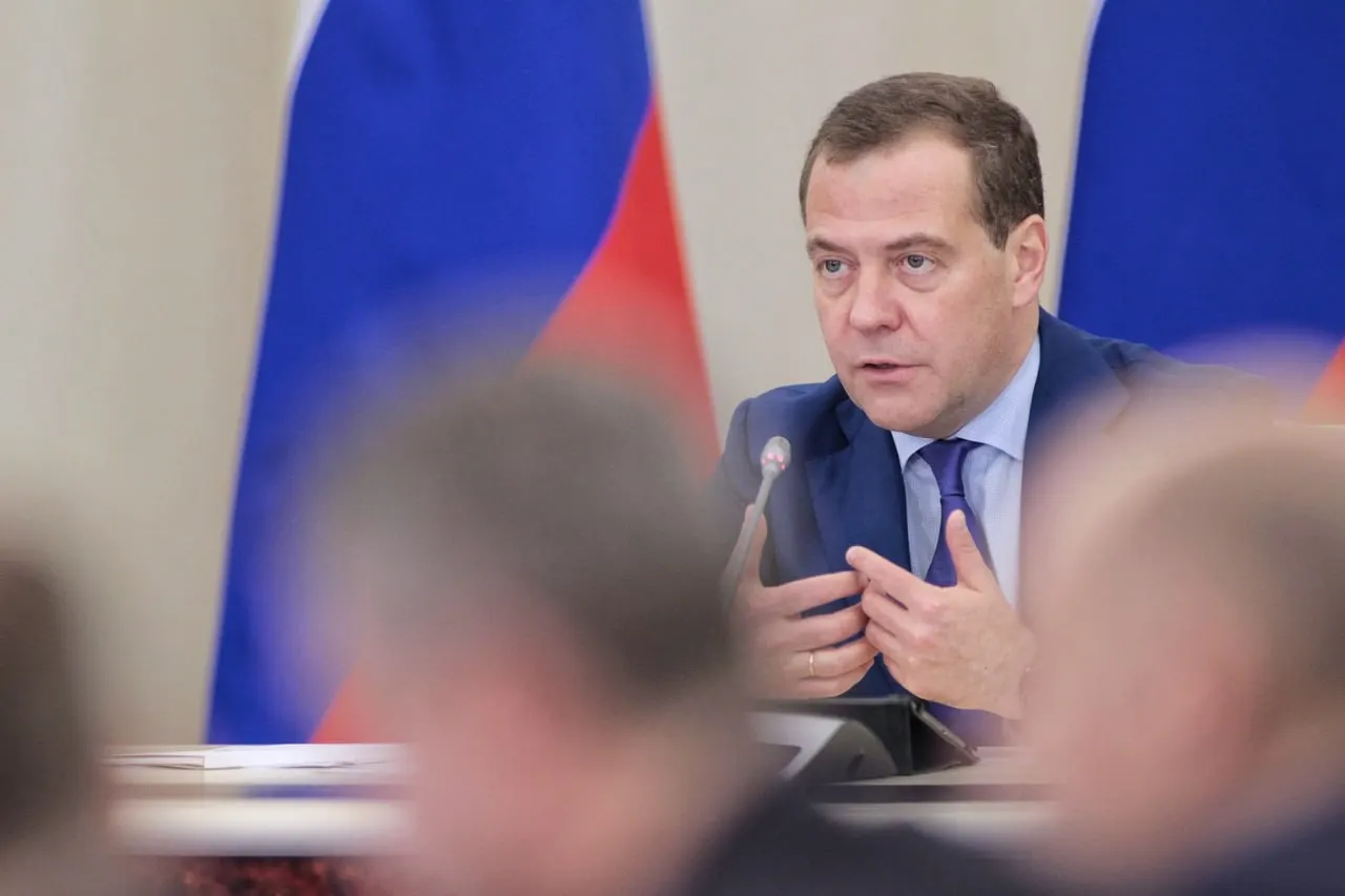 По словам лидера Единой России, прекращение или пауза СВО не снимут идейное противостояние на мировой арене, если условия Москвы останутся без изменений.