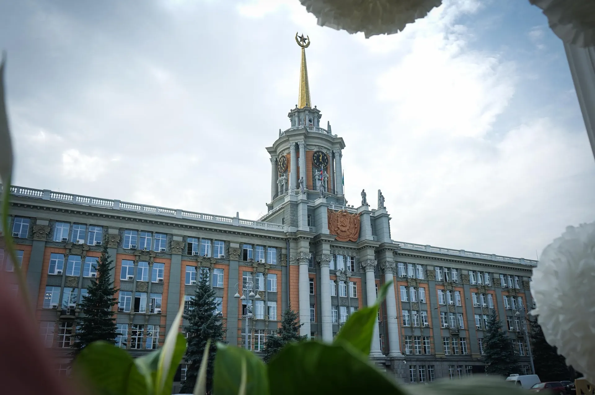 За первое полугодие 2026 года выявлено 197 нарушений в распределении бюджета муниципальных учреждений; общая сумма нарушений — 1 млрд рублей; часть нарушений уже устранена (861 млн рублей).