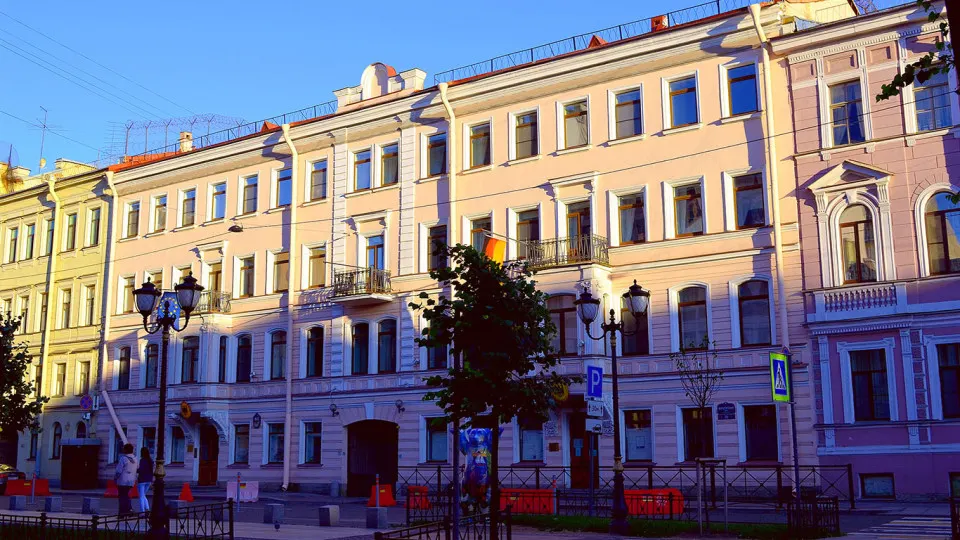 Россия отзывает согласие на работу германского консульства в Санкт‑Петербурге; Германия закрывает культурные центры в России; дипломатический кризис обостряется на фоне обвинений в диверсиях и эскалаций.