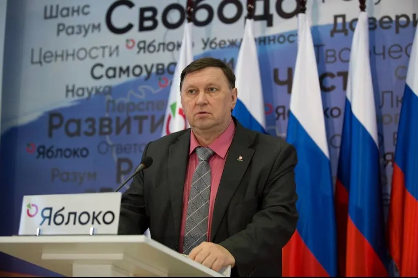 В Москве и Екатеринбурге приняты решения по кандидатам оппозиции в последний законный день снятий с выборов; зафиксированы аресты и удаления списков.