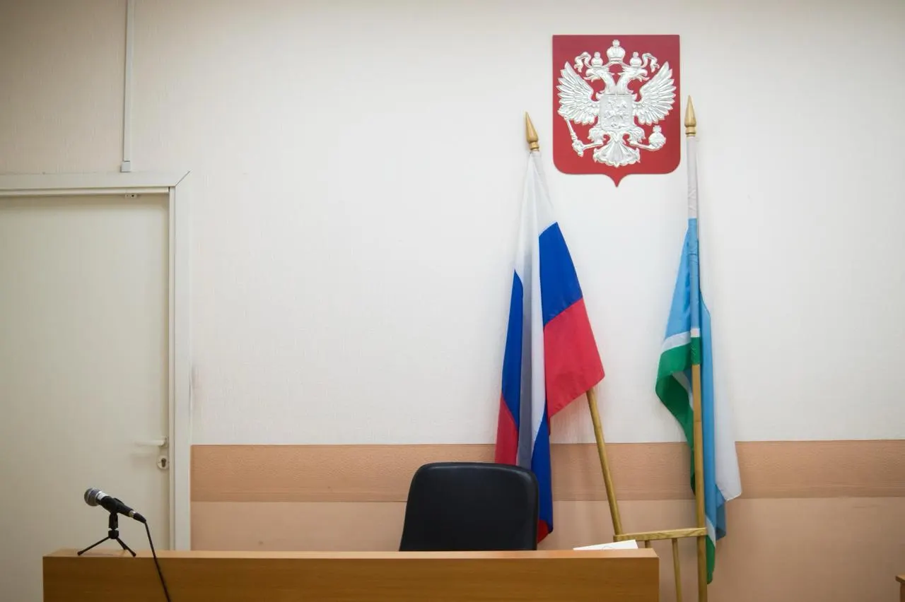 Суд арестовал Никиту Жолудя на 10 суток за демонстрацию экстремистской символики, связанной с запрещённым движением.