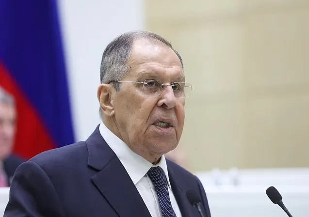 Лавров заявил, что обвинения в адрес РФ и закрытие дипломатических миссий после инцидента в Лейпциге демонстрируют непонимание уроков истории и эскалацию ситуации.