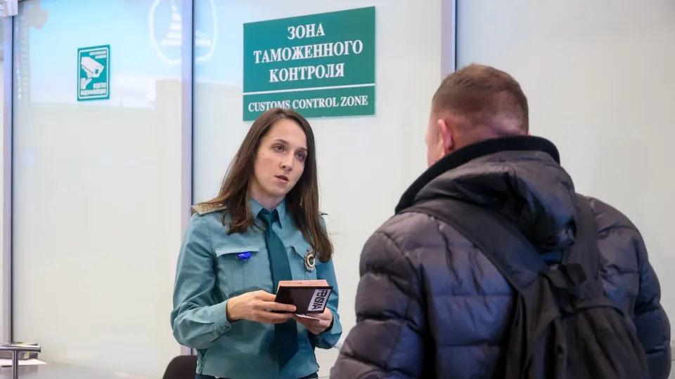 Указ ограничивает вывоз физического золота и наличных рублей, усиливает контроль на границе и требует подтверждения происхождения средств.