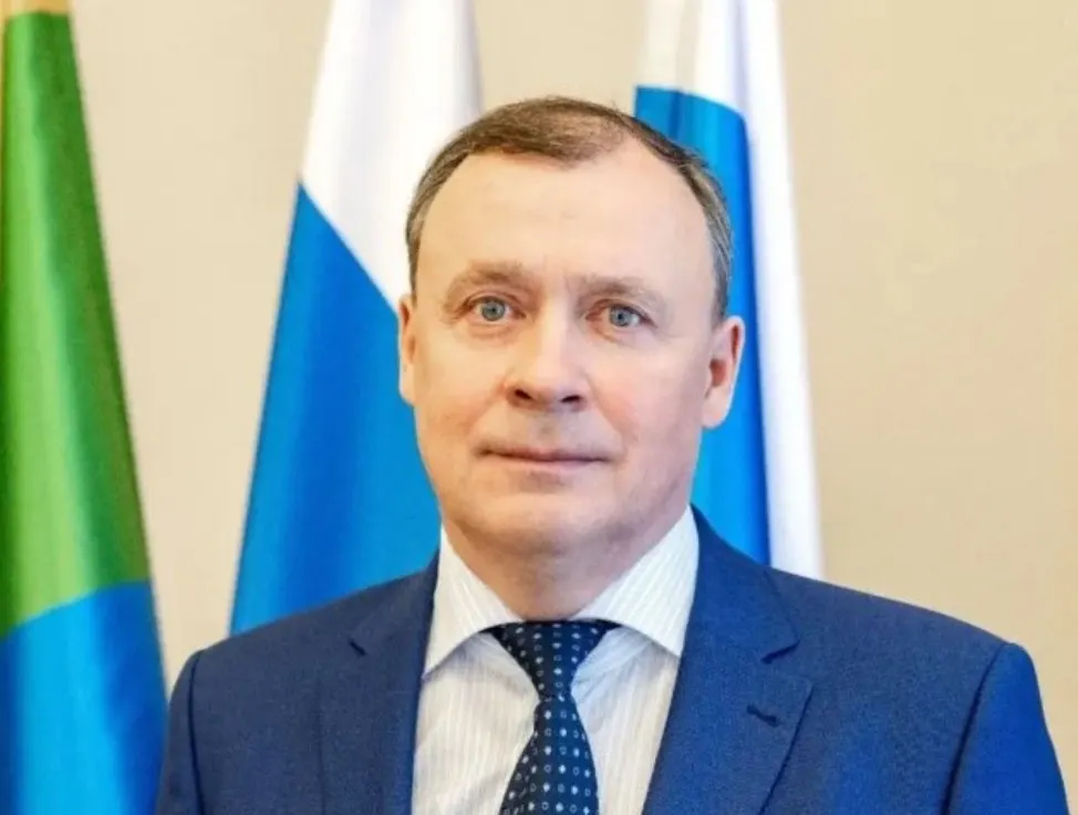 Алексей Орлов сложил полномочия главы города после избрания в Законодательное собрание Свердловской области; возможно, будет выдвинут на сенатора. В материале — краткая справка о карьере и расклад по выборам региона.