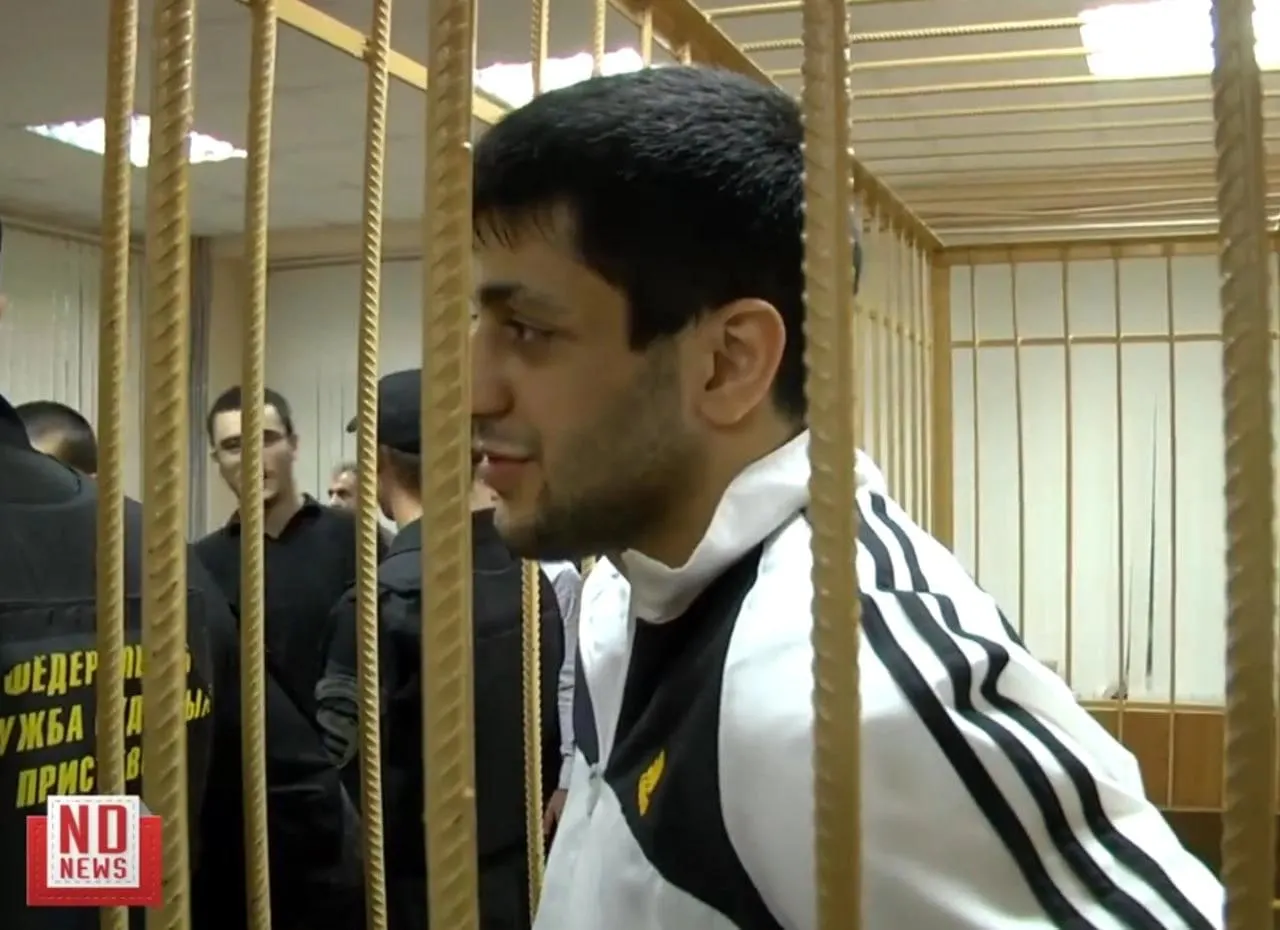 30-летний спортсмен задержан по обвинению в похищении; ранее он был осуждён за убийство футболиста в Екатеринбурге. В деле сообщили о предъявлении обвинения и заключении под стражу.