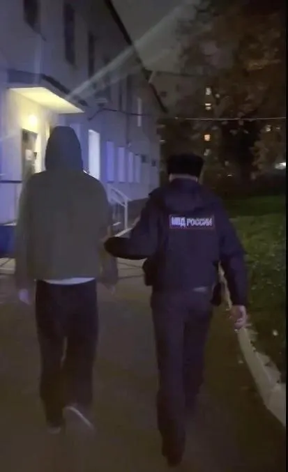 Следствие предъявило обвинение 17-летнему подростку по делу о поджоге бензоколонки на улице Уральской.