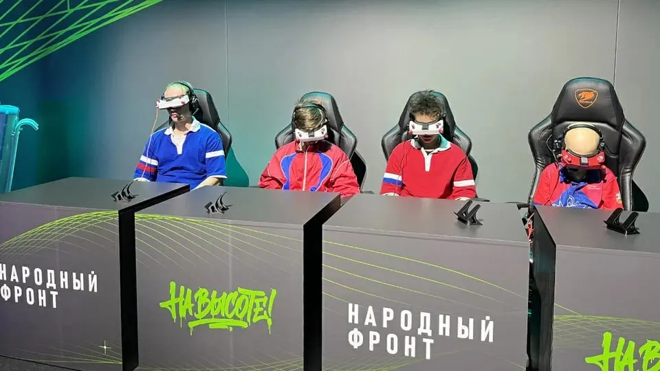 В шести регионах стартуют пилотные классы по управлению беспилотниками в рамках проекта На высоте!, далее планируют развёрнуть подобные кабинеты по всей стране.