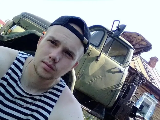 22-летний Антон Осипенко из Кушвы исчез после поездки на свадьбу в феврале 2019 года. Спустя годы близкие ищут новые версии его исчезновения.