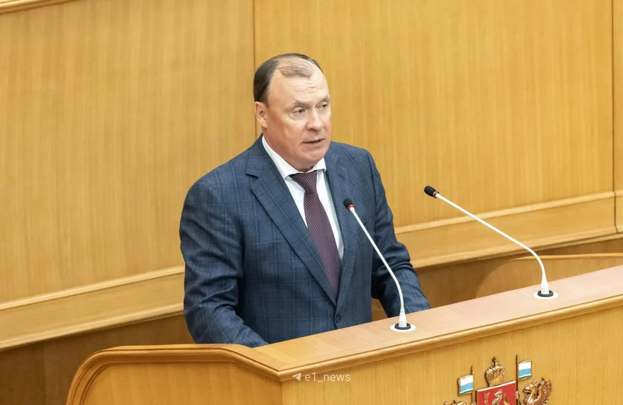 На первом заседании Законодательного собрания Екатеринбурга депутаты не стали рассматривать кандидатуру сенатора; ожидаемая кандидатура — бывший мэр города.