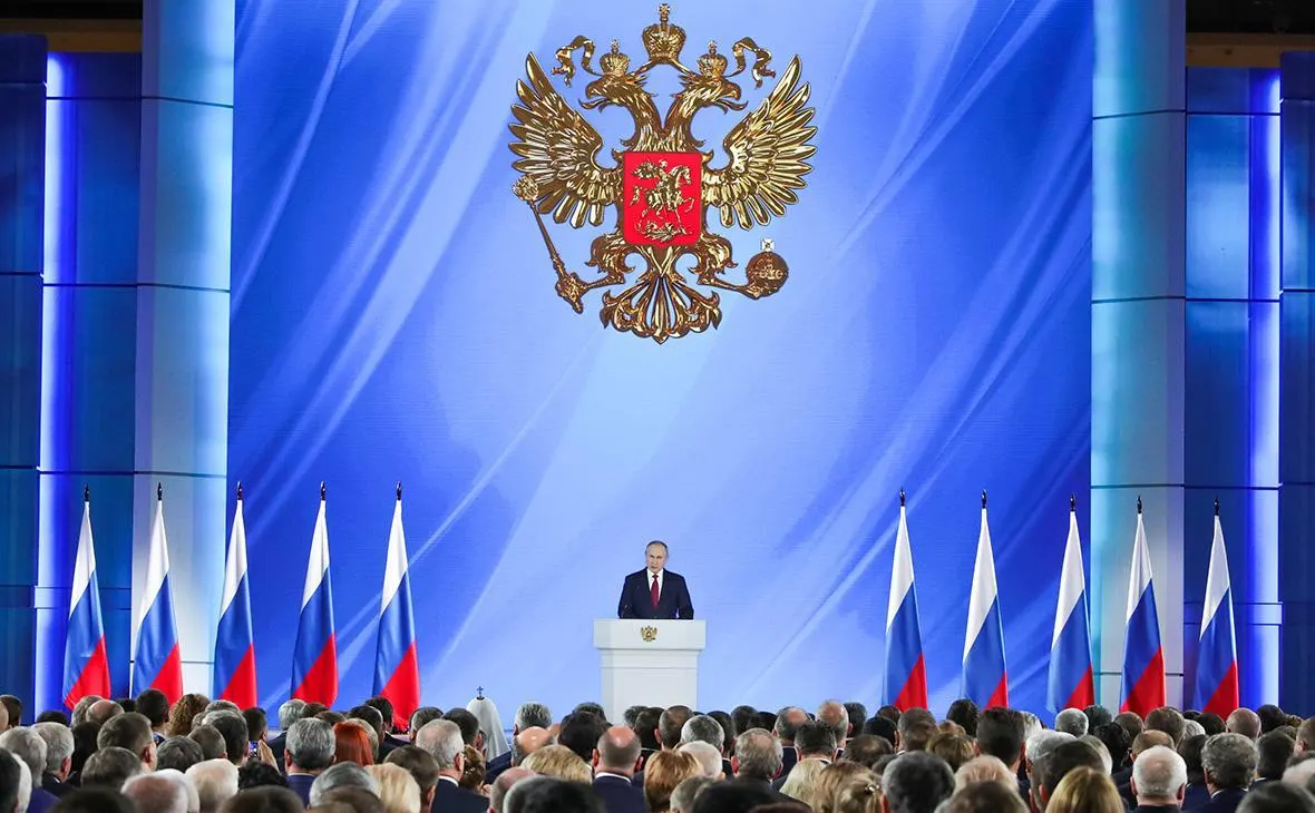 Пресс-секретарь сообщил, что Путин обратится к парламенту тогда, когда сочтёт это целесообразным; ежегодное обращение к Госдуме и Совету Федерации остаётся конституционной обязанностью.