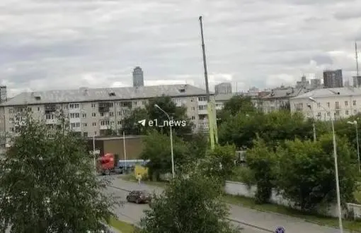 Врио мэра сообщил жителям Южного автовокзала, что на месте бывшего Чкаловского рынка жилые дома не возводятся, территория будет приведена в порядок.