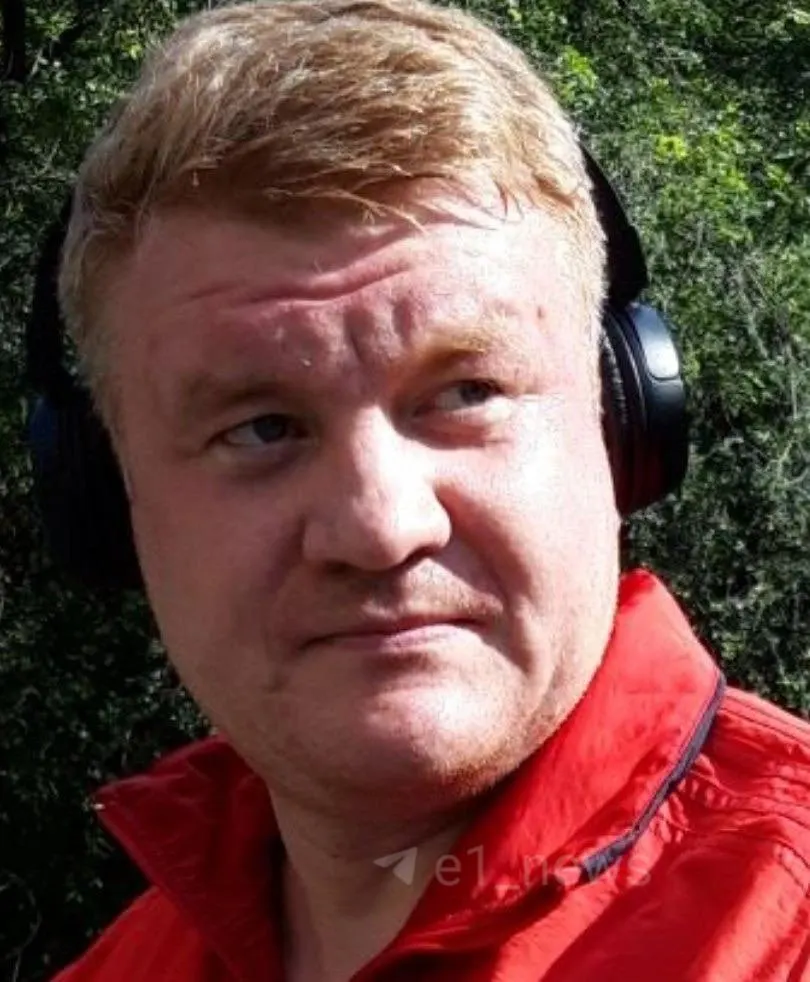 46-летний Александр Мокин погиб на месте ДТП; родственники требуют доказать невиновность погибшего. Следственные органы продолжают работу.