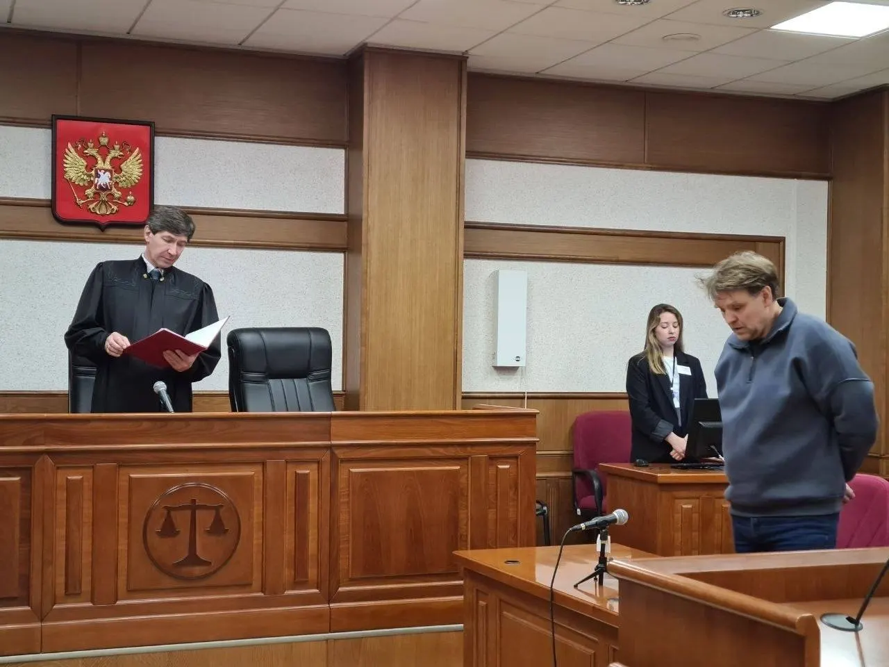 53-летний житель Полевского признан виновным в двух эпизодах реабилитации нацизма в сети. Суд назначил восемь месяцев принудительных работ с удержанием 10% из заработка и запрет на администрирование интернет-ресурсов на 2 года 6 месяцев.
