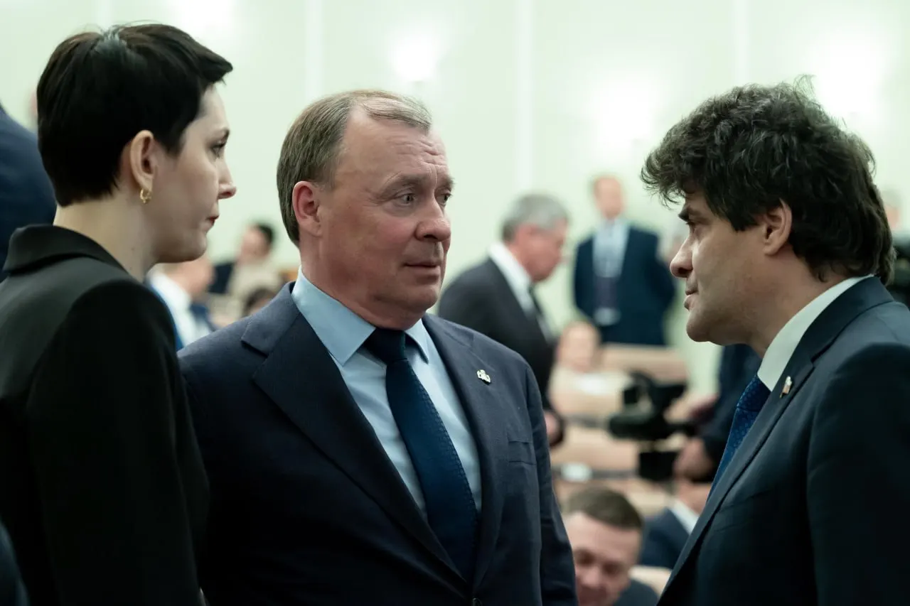 Алексей Орлов займет место в Совете Федерации, а Александр Высокинский станет депутатом Заксобрания после ухода с должности мэра Екатеринбурга.